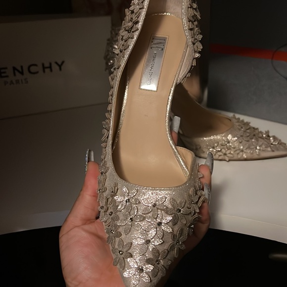 Stilettos - Picture 3 of 3